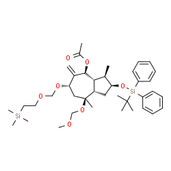 ChemSpider 2D Image | (2S,3R,3aR,4S,6S,8S,8aS)-8-(Methoxymethoxy)-3,8-dimethyl-5-methylene-2-{[(2-methyl-2-propanyl)(diphenyl)silyl]oxy}-6-{[2-(trimethylsilyl)ethoxy]methoxy}decahydro-4-azulenyl acetate | C39H60O7Si2