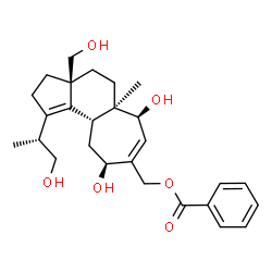 ChemSpider 2D Image | {(3aS,5aR,6S,9S,10aR)-6,9-Dihydroxy-3a-(hydroxymethyl)-1-[(2R)-1-hydroxy-2-propanyl]-5a-methyl-2,3,3a,4,5,5a,6,9,10,10a-decahydrocyclohepta[e]inden-8-yl}methyl benzoate | C27H36O6